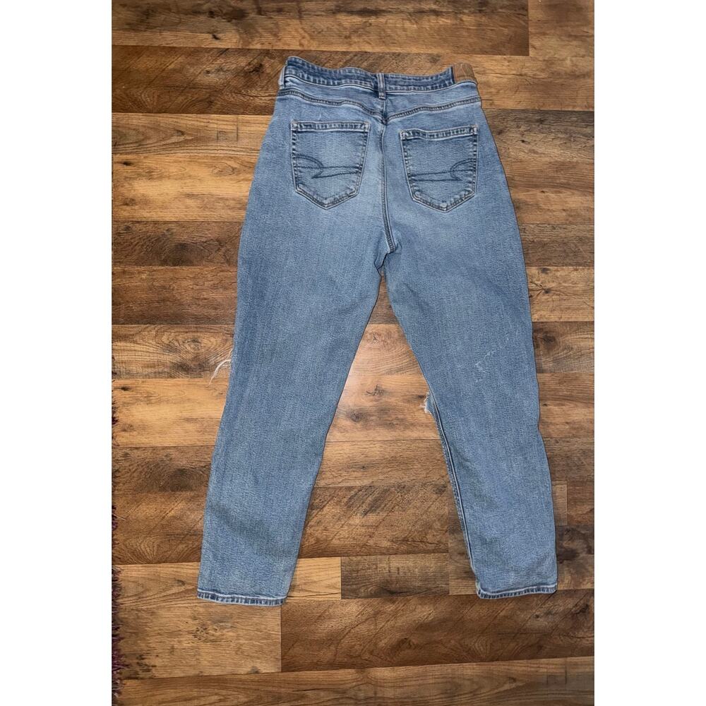 American Eagle women’s STRIGID distressed mom jeans - Picture 5 of 16